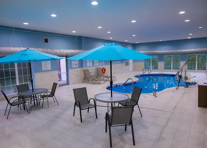Holiday Inn Express Hotel & Suites Center Township By Ihg