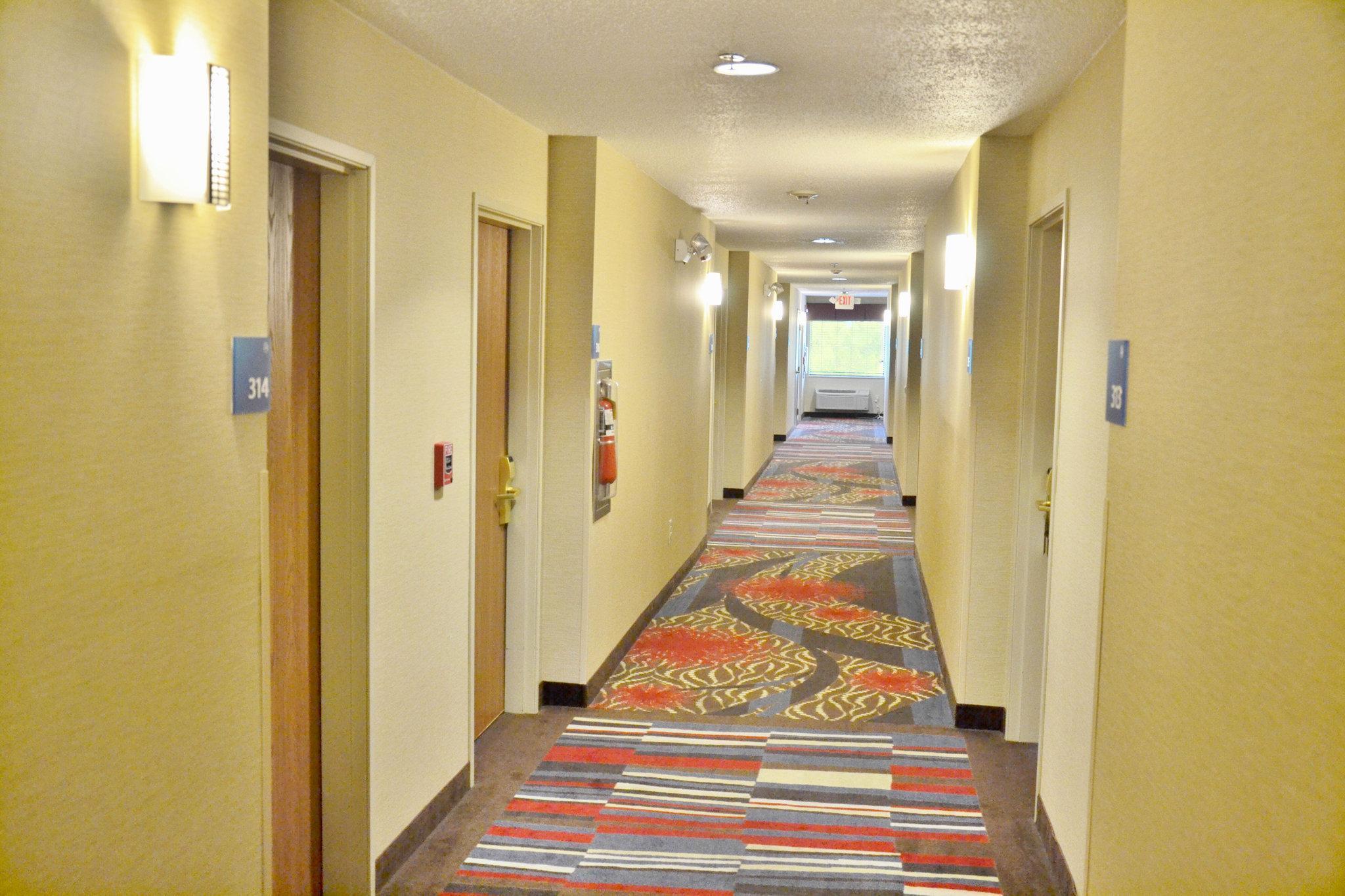 Hotel Express & Center Township By Ihg 2*