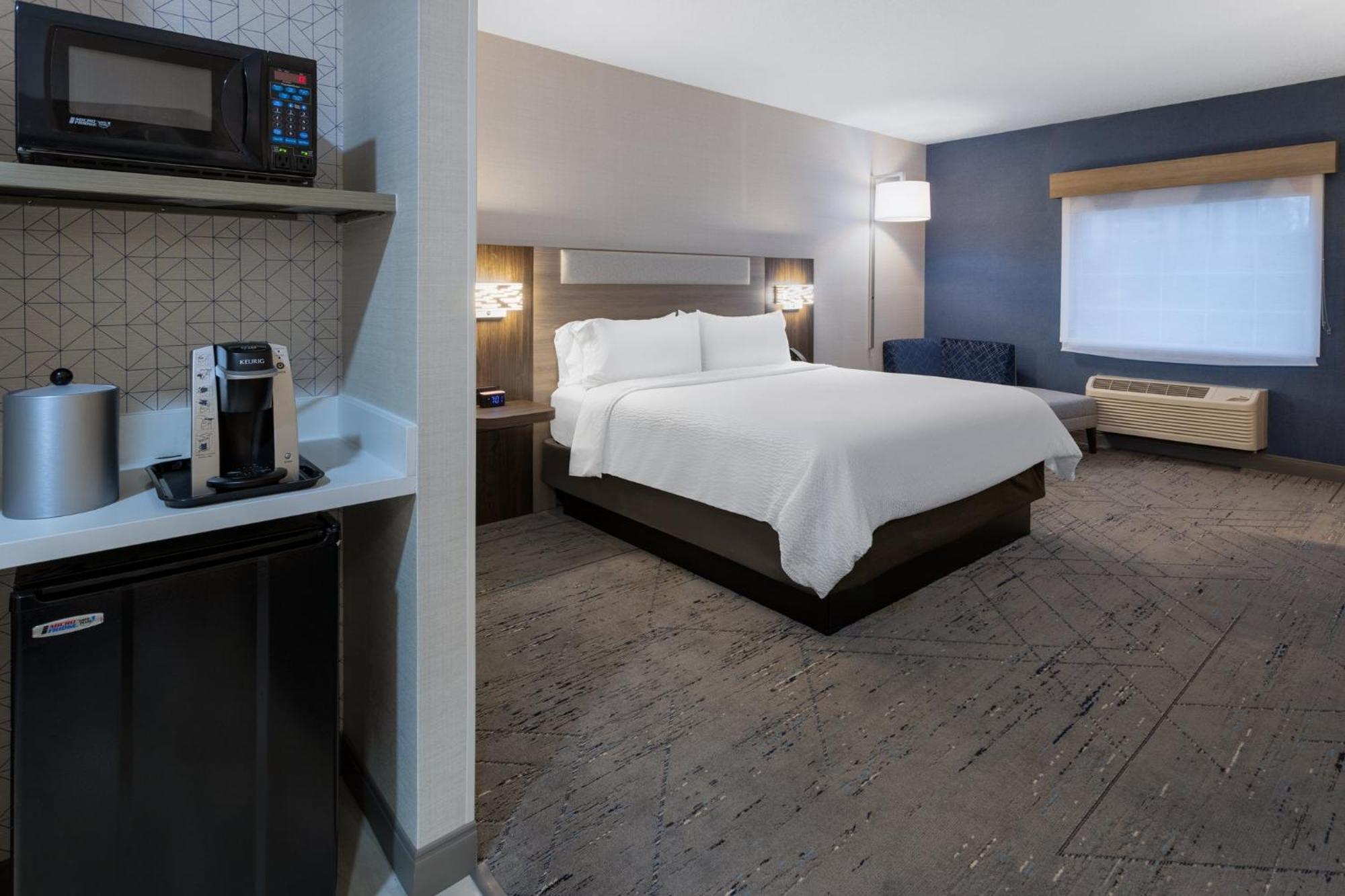 Hotel Express & Center Township By Ihg