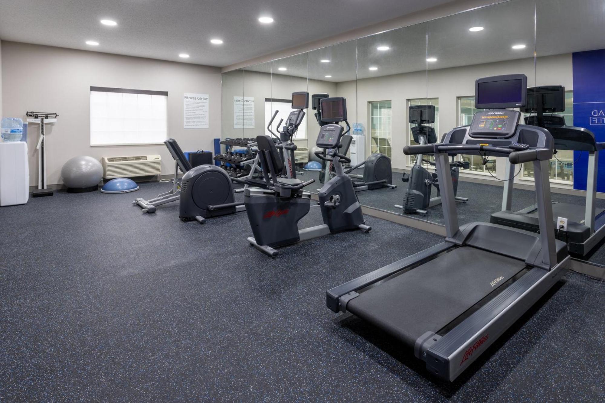 Hotel Express & Center Township By Ihg Monaca