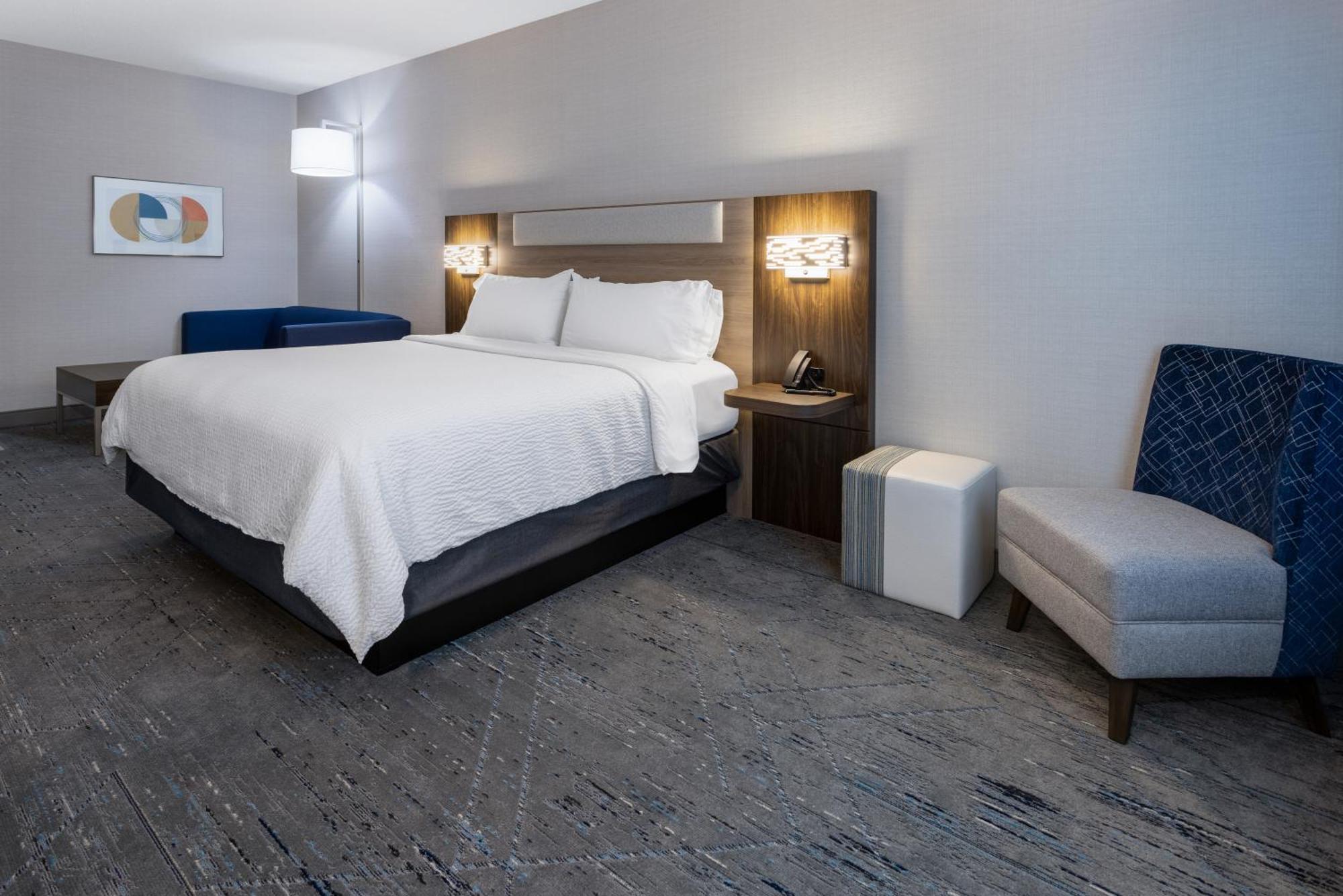 Express & Center Township By Ihg