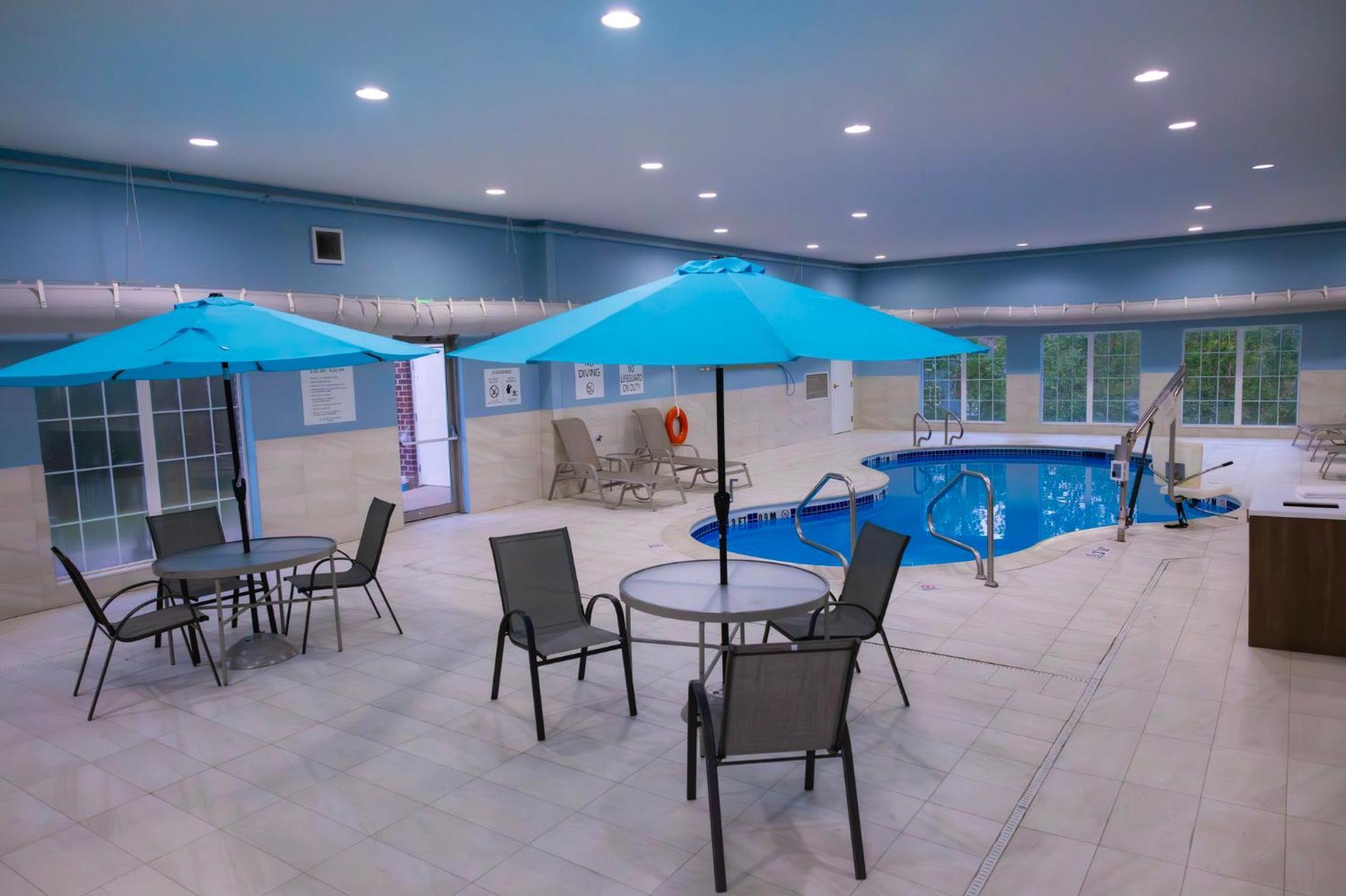 Express & Center Township By Ihg 2*