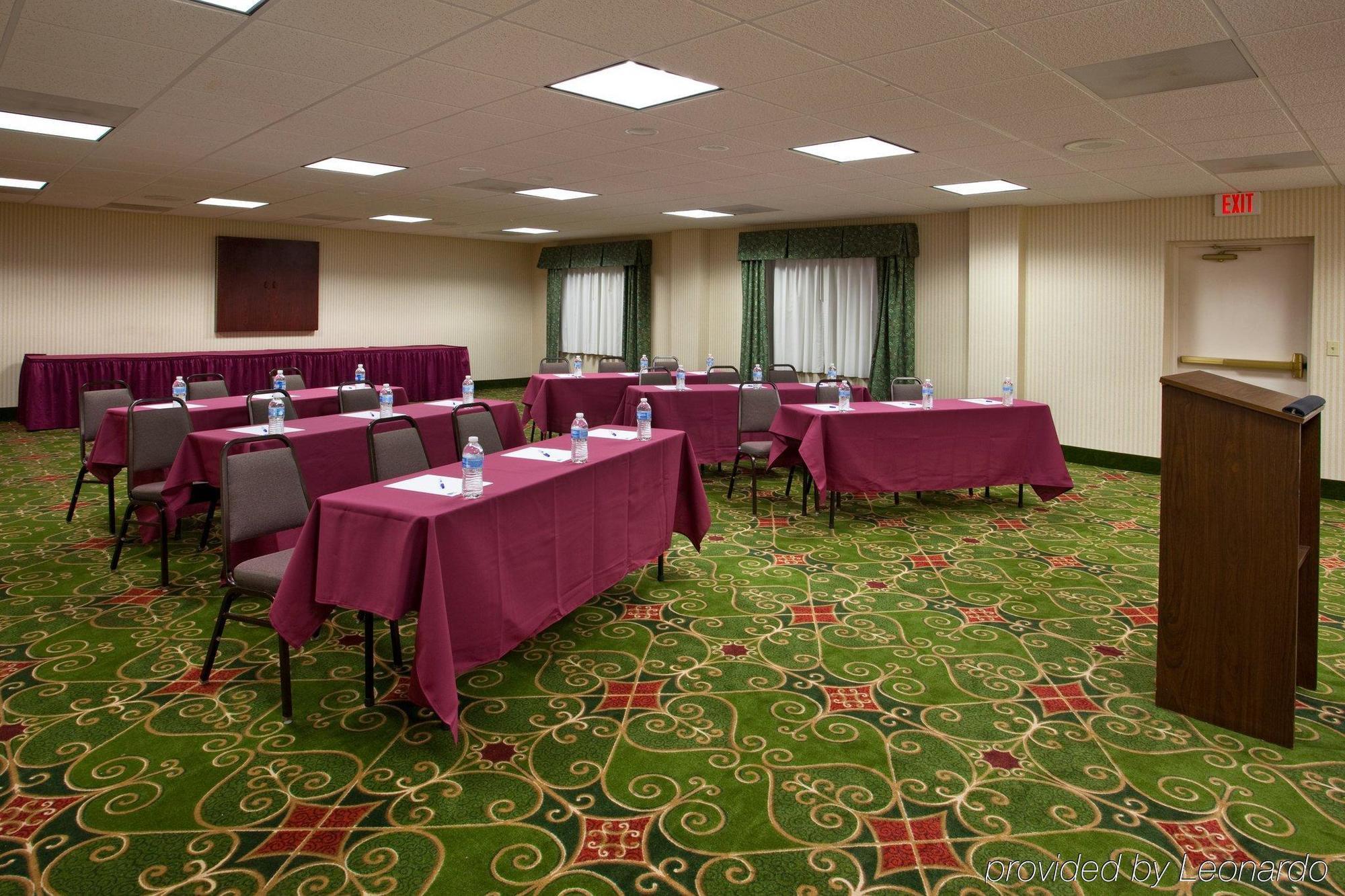 Express & Center Township By Ihg Hotel Monaca