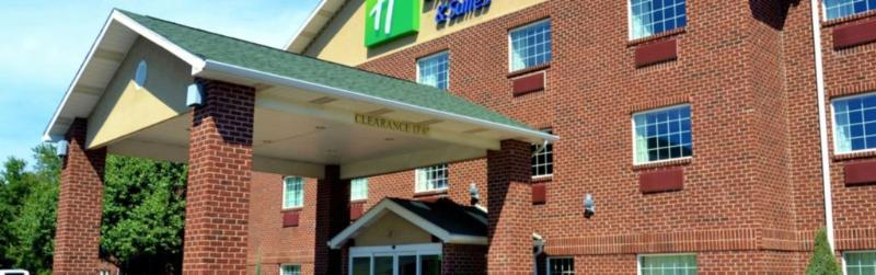 Express & Center Township By Ihg Hotel