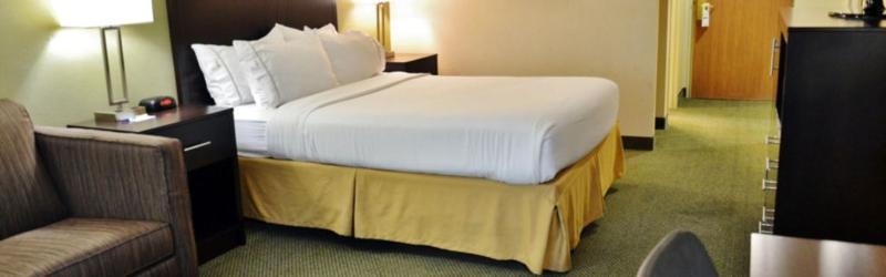 Express & Center Township By Ihg Hotel 2*