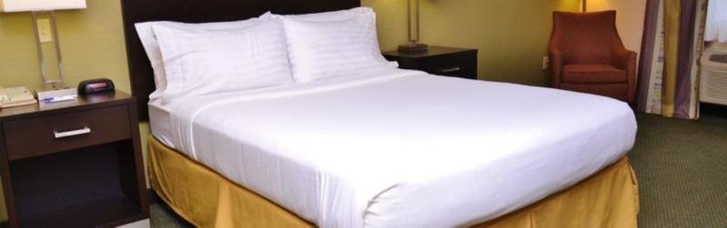 Express & Center Township By Ihg