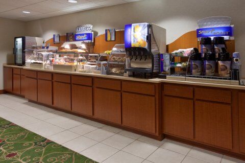 Express & Center Township By Ihg Hotel 2*